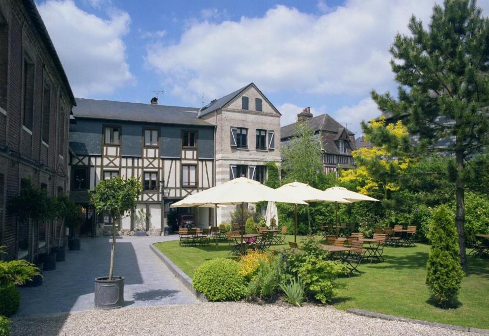 Hotel La Licorne & Spa Lyons-la-Foret Exterior photo