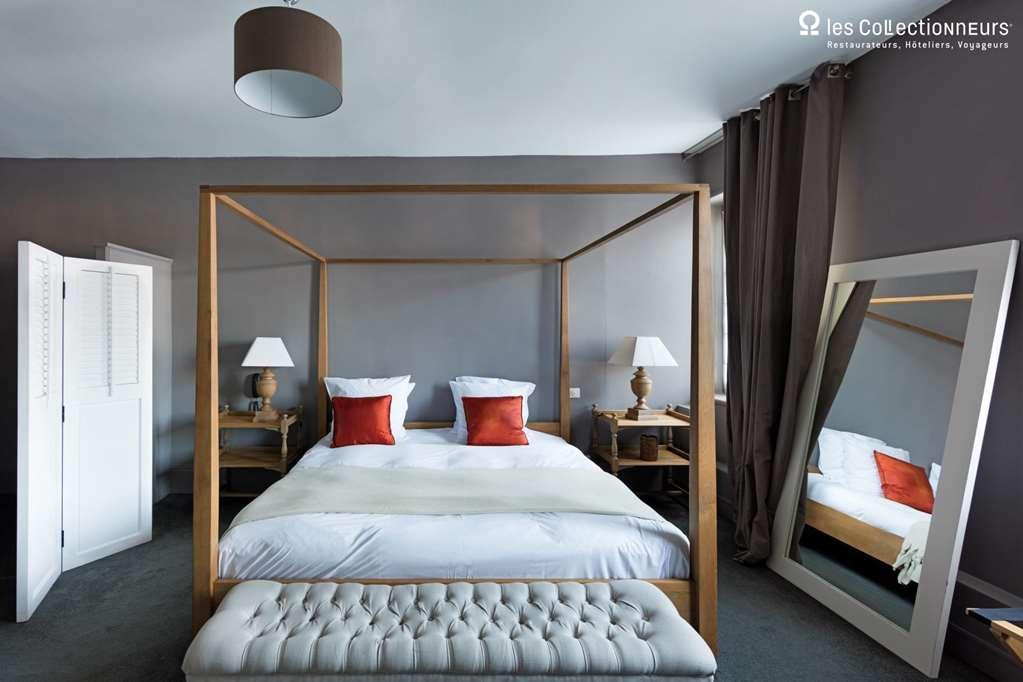Hotel La Licorne & Spa Lyons-la-Foret Room photo