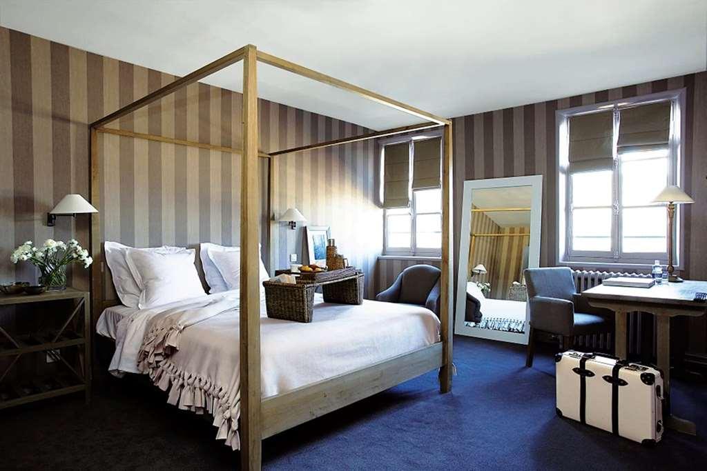 Hotel La Licorne & Spa Lyons-la-Foret Room photo