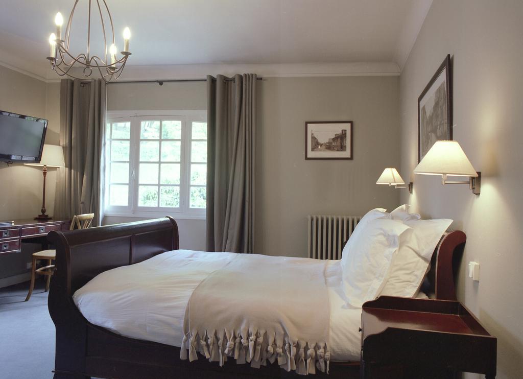 Hotel La Licorne & Spa Lyons-la-Foret Room photo