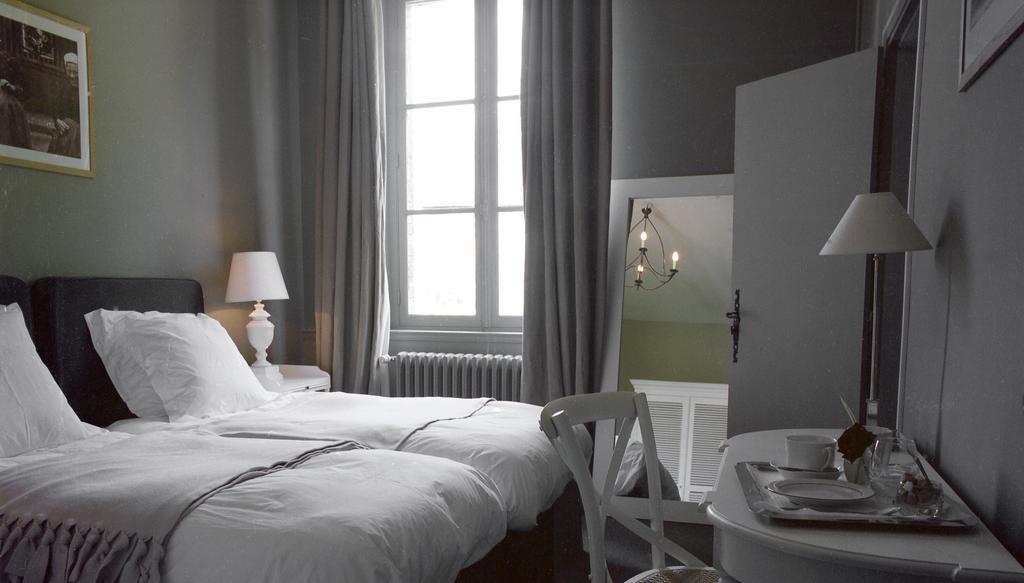 Hotel La Licorne & Spa Lyons-la-Foret Exterior photo