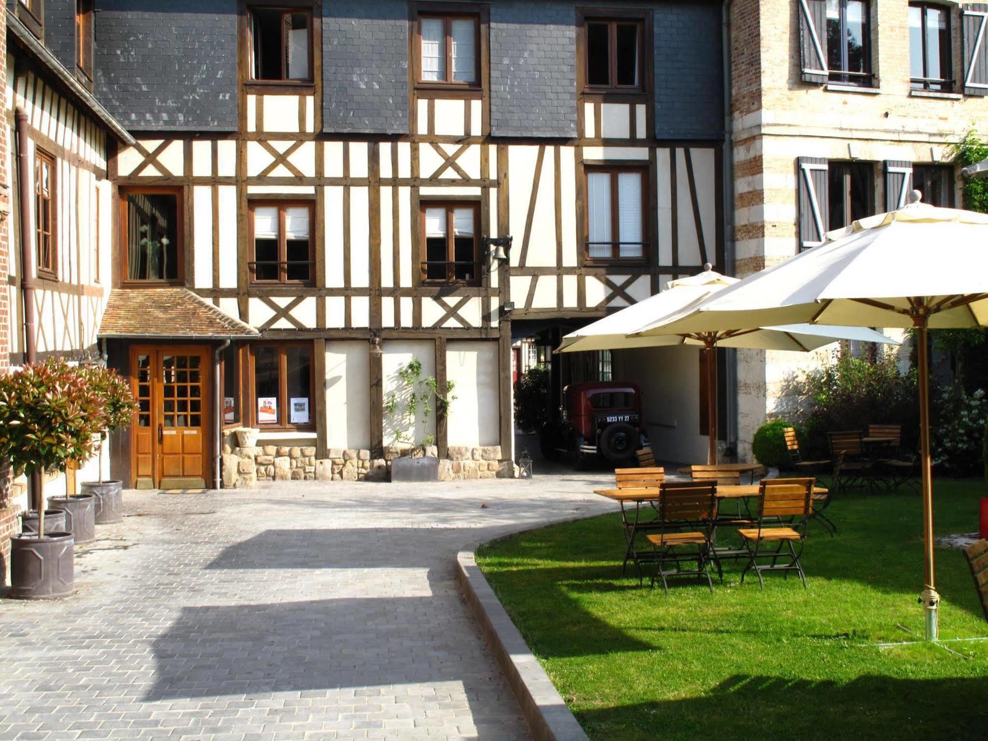 Hotel La Licorne & Spa Lyons-la-Foret Exterior photo