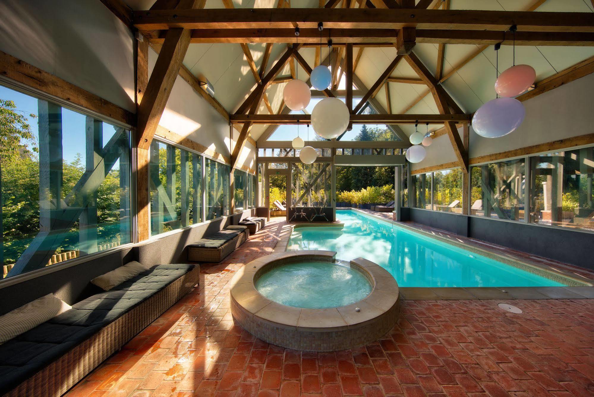 Hotel La Licorne & Spa Lyons-la-Foret Exterior photo